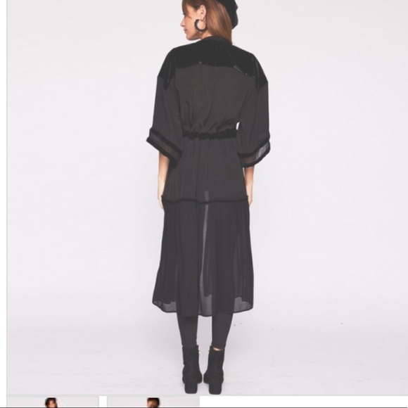 Velvet trim kimono - Picture 3 of 9